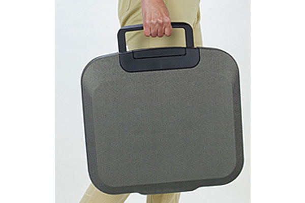 便利なハンドル付き