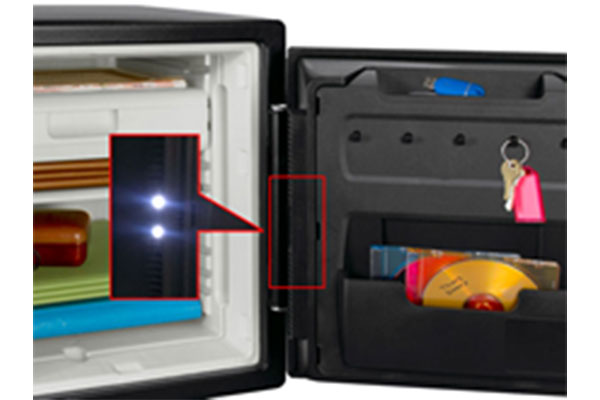 庫内ライトで収納時の”使いやすさ”を実現