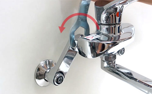 ナットを締め直す