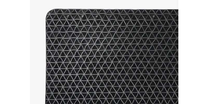 安定感とスムーズな寝返りを実現「三角格子構造」