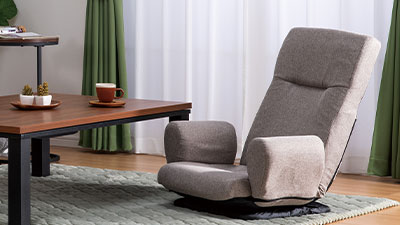 優しく体を支える