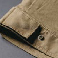 腕を上げても裾が上がりにくい裾アジャスター