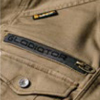 ロゴ入り右胸ファスナー