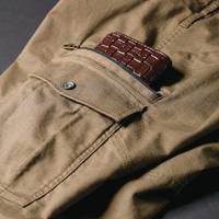 長財布が入る右サイドマルチポケット